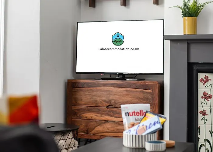 Сasa de vacaciones New Extended Stays-parking-sleeps5-by Fabaccommodation *