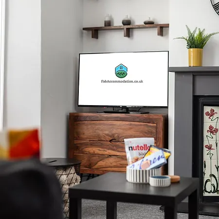 펜션 New Extended Stays-parking-sleeps5-by Fabaccommodation *