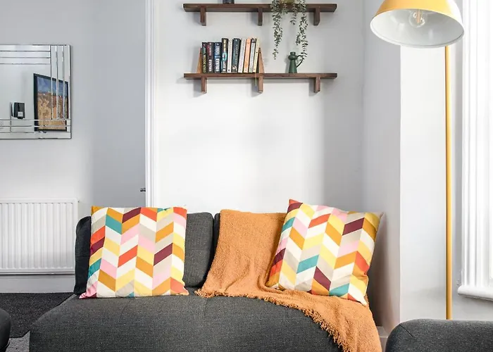 New Extended Stays-parking-sleeps5-by Fabaccommodation Hébergement de vacances *