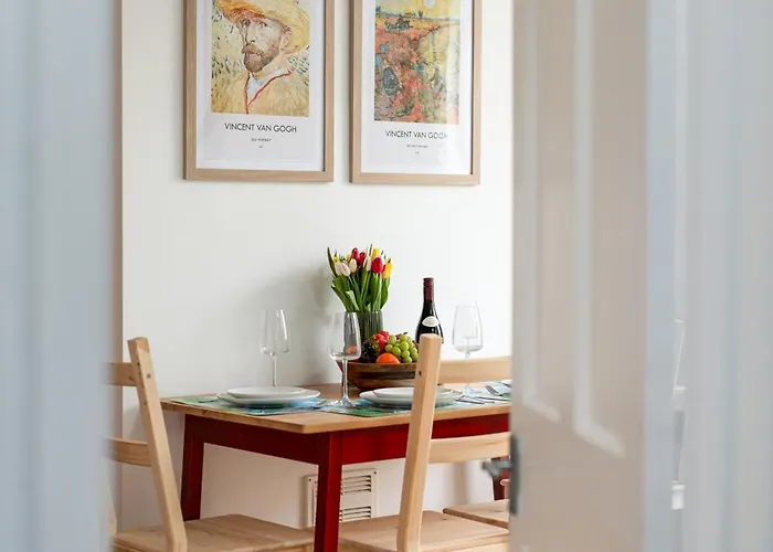 Hébergement de vacances New Extended Stays-parking-sleeps5-by Fabaccommodation