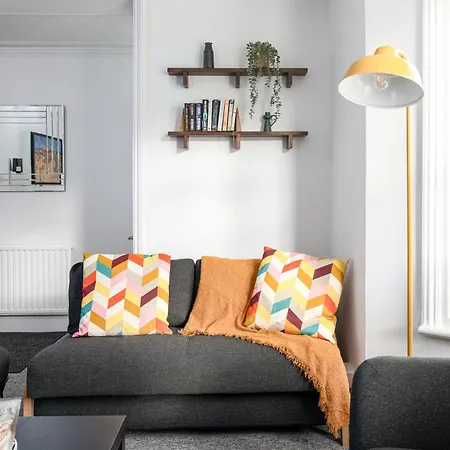 New Extended Stays-parking-sleeps5-by Fabaccommodation Prázdninový dům *