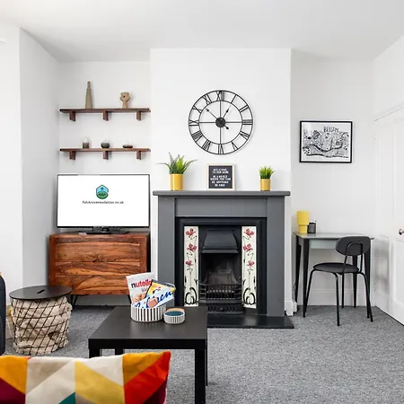 Casa de Férias New Extended Stays-parking-sleeps5-by Fabaccommodation Bristol